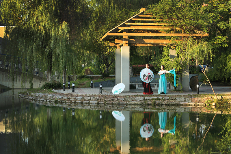 SEX8
 孙贝贝、倪书阳、葛益军；张培风